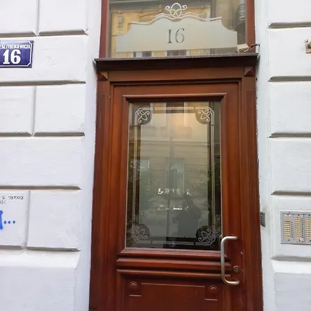 Aleksandra Old Town Studio Apartment
